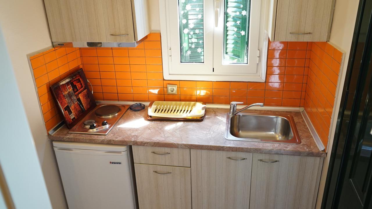 Spiti Nikos Aparthotel Danilia Екстериор снимка